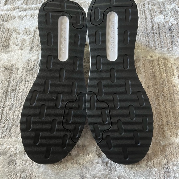 BRAND NEW Adidas Sneakers - Picture 3 of 6